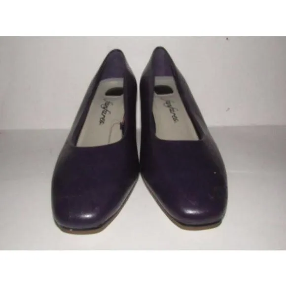 Fanfares Vintage Purple Leather Almond Toe Pump